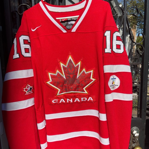 Nike Canada Jersey 🇨🇦 - Picture 6 of 14